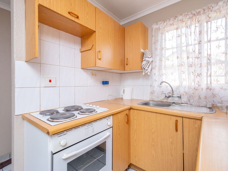 Apartment For Sale in Magalieskruin, Pretoria, Gauteng - Photo 8