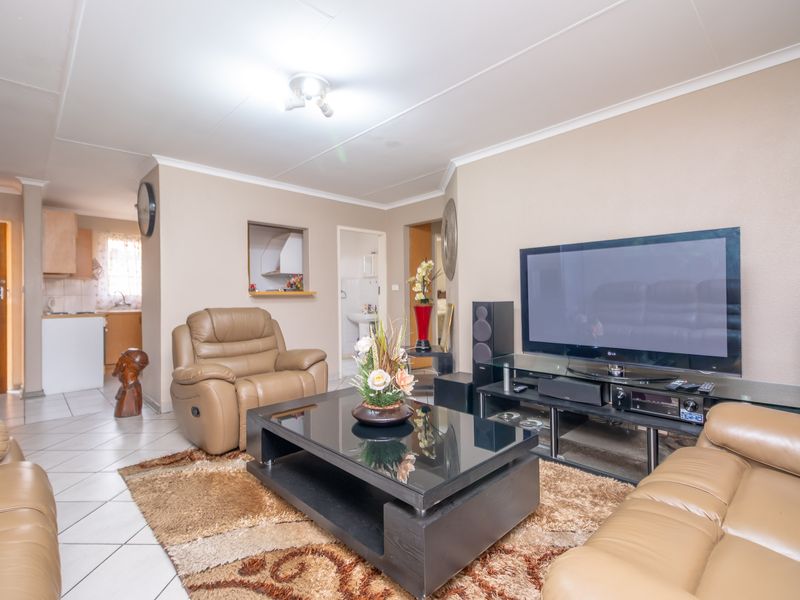 Apartment For Sale in Magalieskruin, Pretoria, Gauteng - Photo 3