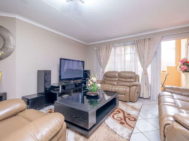 Apartment For Sale in Magalieskruin, Pretoria, Gauteng - Photo 4