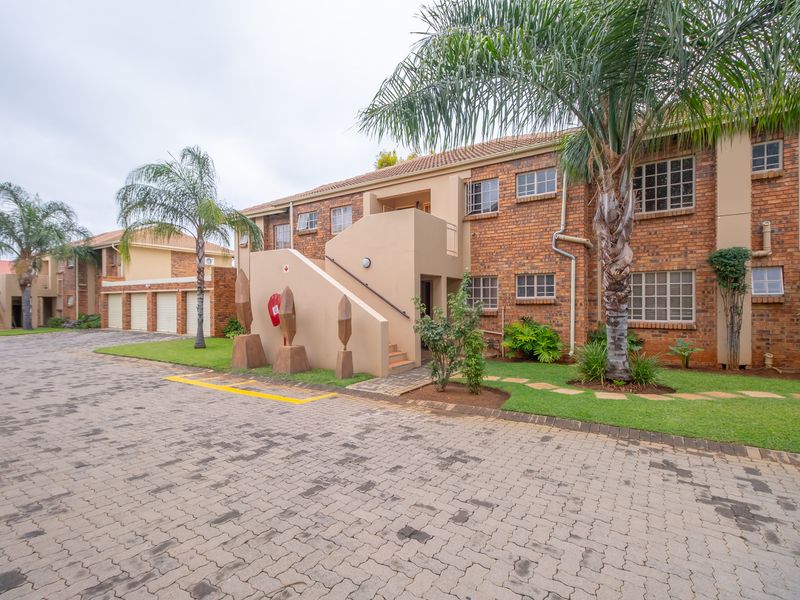 Apartment For Sale in Magalieskruin, Pretoria, Gauteng - Photo 2