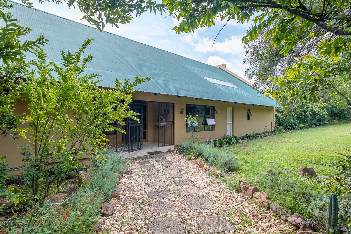 Farm For Sale in Lanseria and surrounds - Photo 4