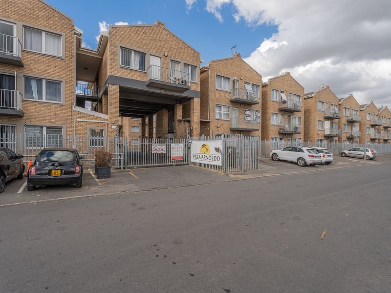 Apartment For Sale in Rome, Strand, Western Cape - Photo 2