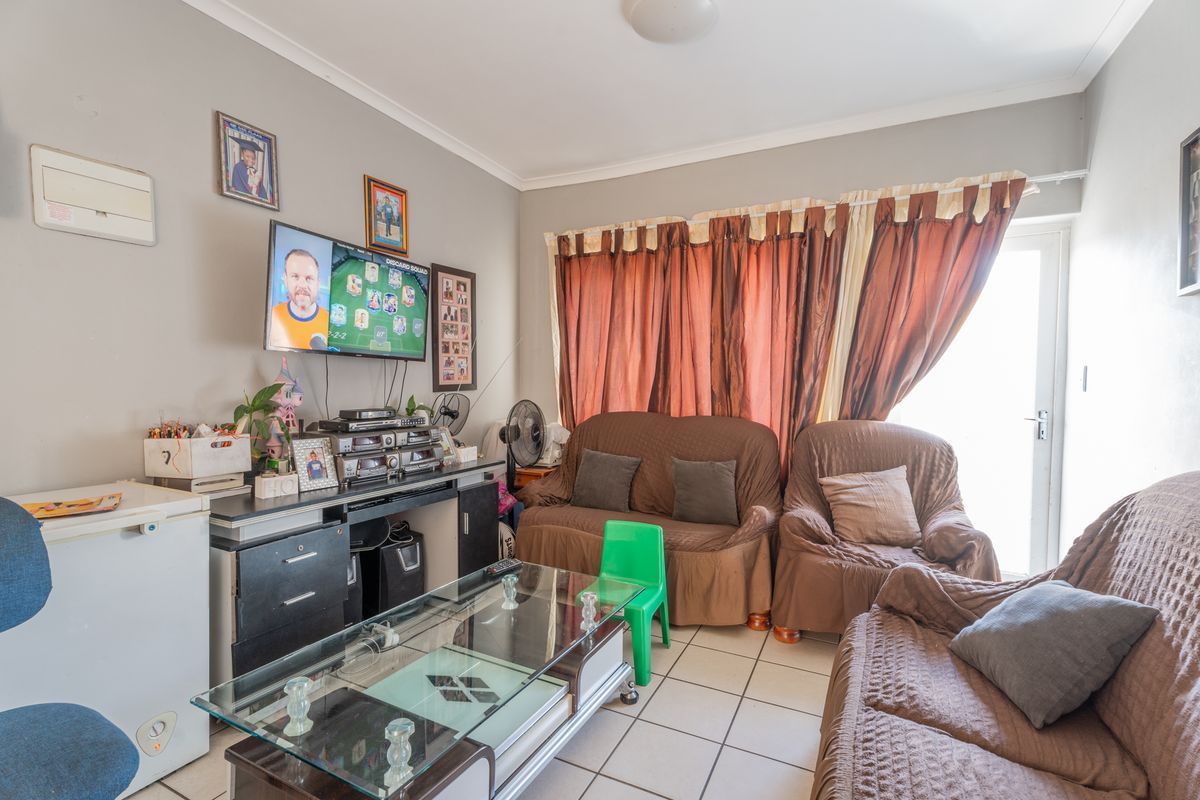 Apartment For Sale in Rome, Strand, Western Cape - Photo 3