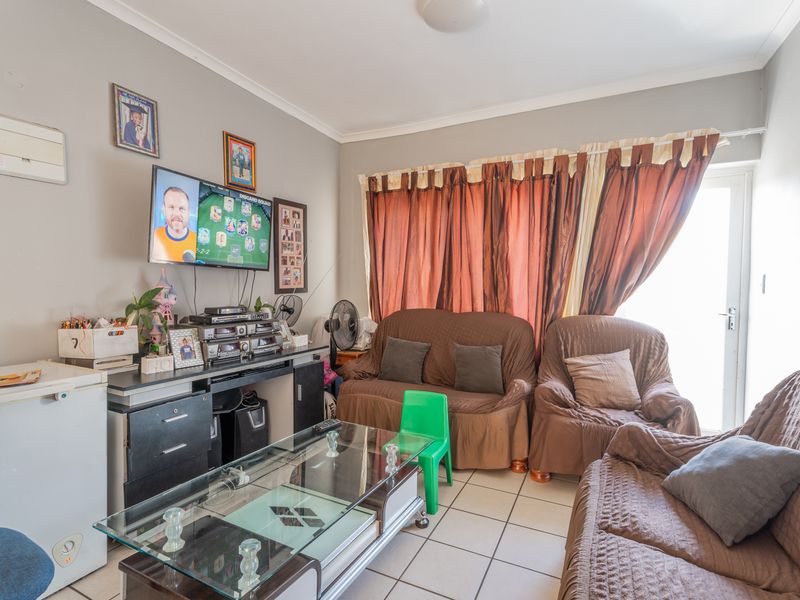 Apartment For Sale in Rome, Strand, Western Cape - Photo 3