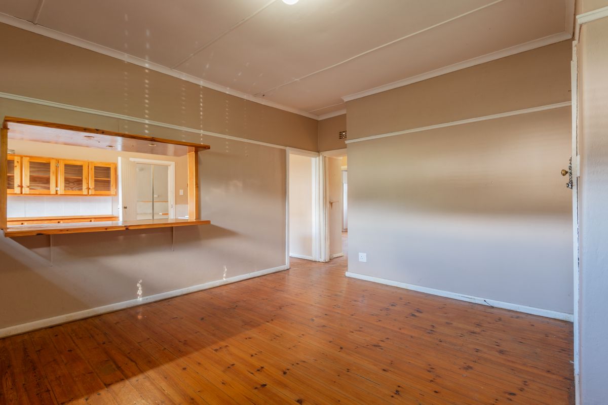 House For Sale in Somerset East, Eastern Cape - Photo 2