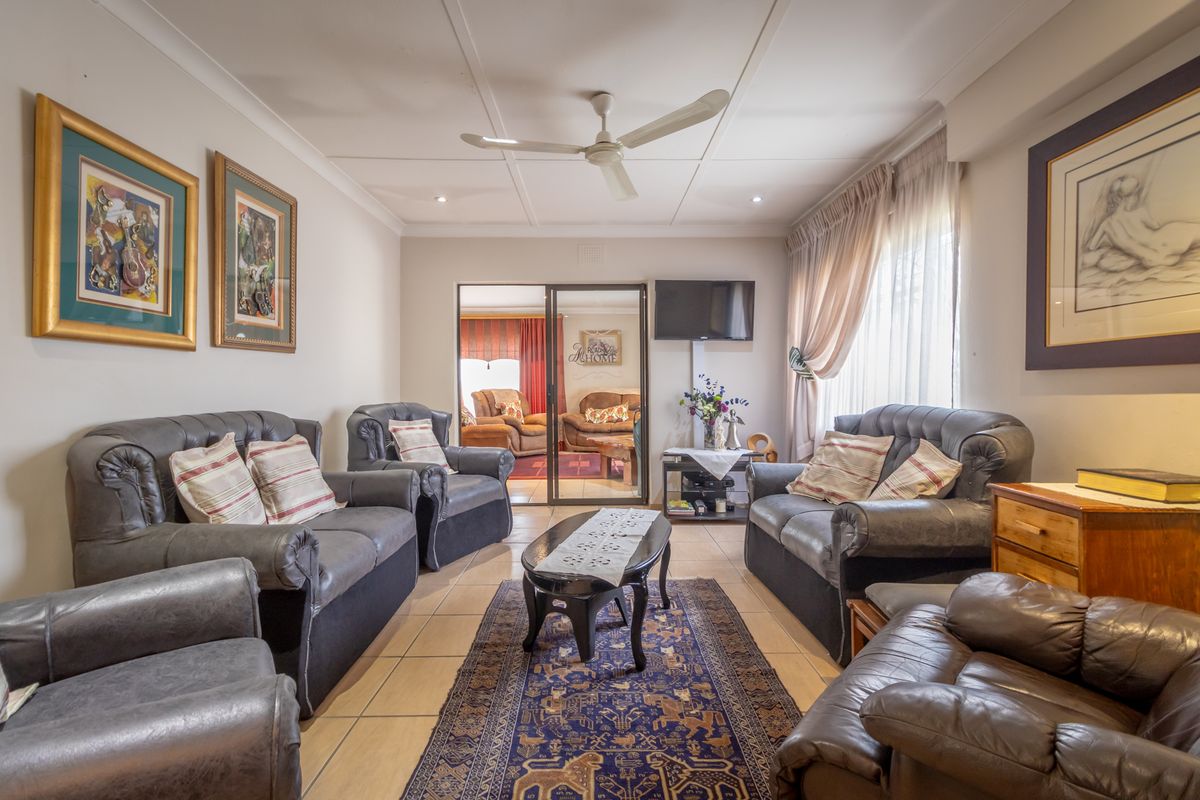 House For Sale in Nigel Ext 2, Nigel, Gauteng - Photo 5