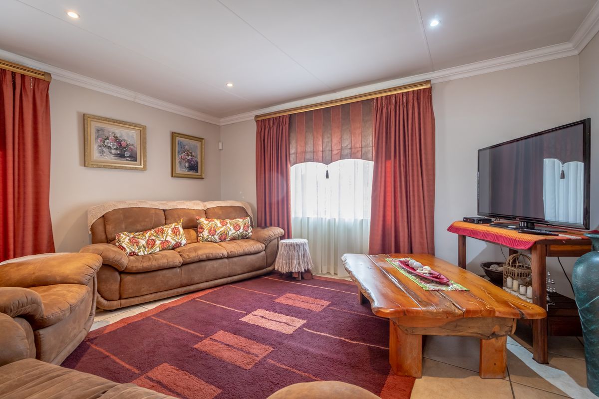 House For Sale in Nigel Ext 2, Nigel, Gauteng - Photo 4