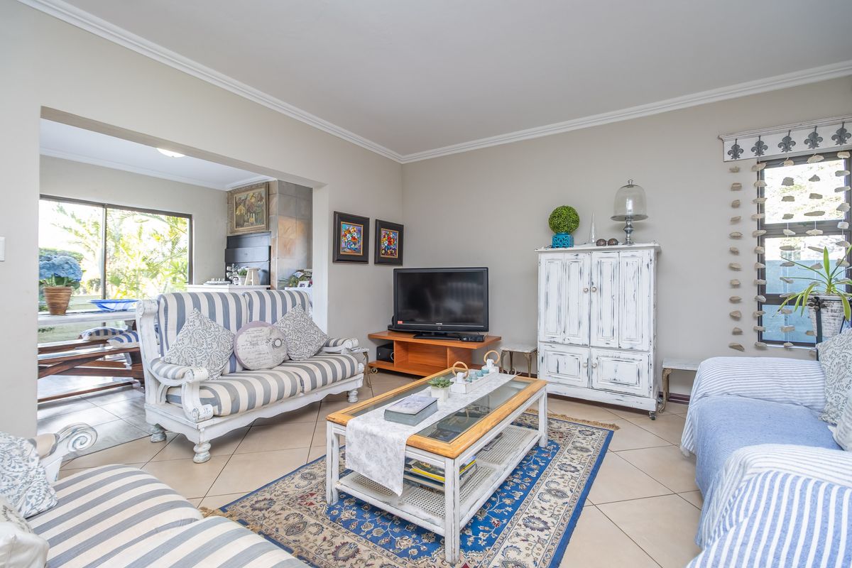 House For Sale in Pinehaven, Krugersdorp, Gauteng - Photo 3