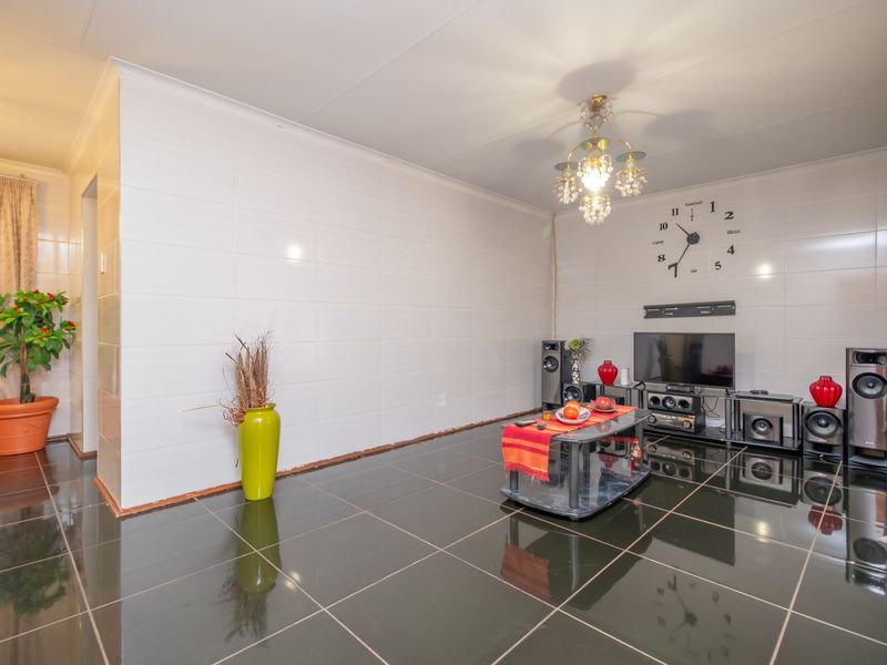 House For Sale in Tlhabane West, Rustenburg, North West - Photo 4