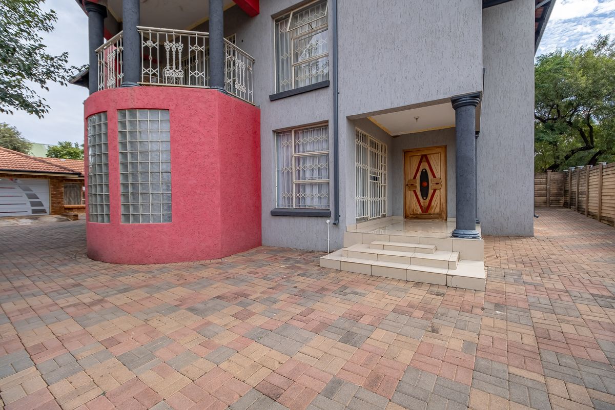 House For Sale in Montana Tuine, Pretoria, Gauteng - Photo 2