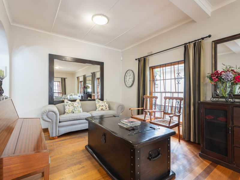 Step into effortless elegance with this exquisite 5-bedroom open-plan home, perfectly designed for m - Photo 7