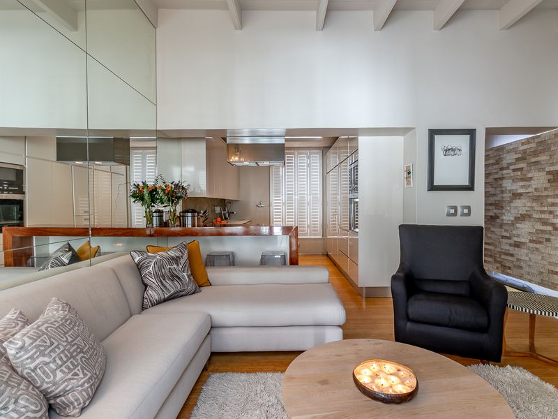 Luxury Three Bedroom Apartment in the Heart of Stellenbosch - Photo 4