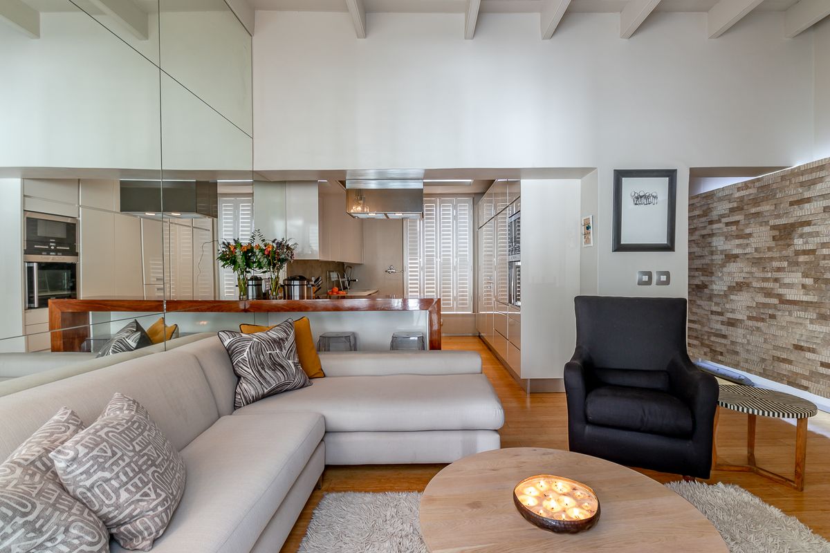 Luxury Three Bedroom Apartment in the Heart of Stellenbosch - Photo 4