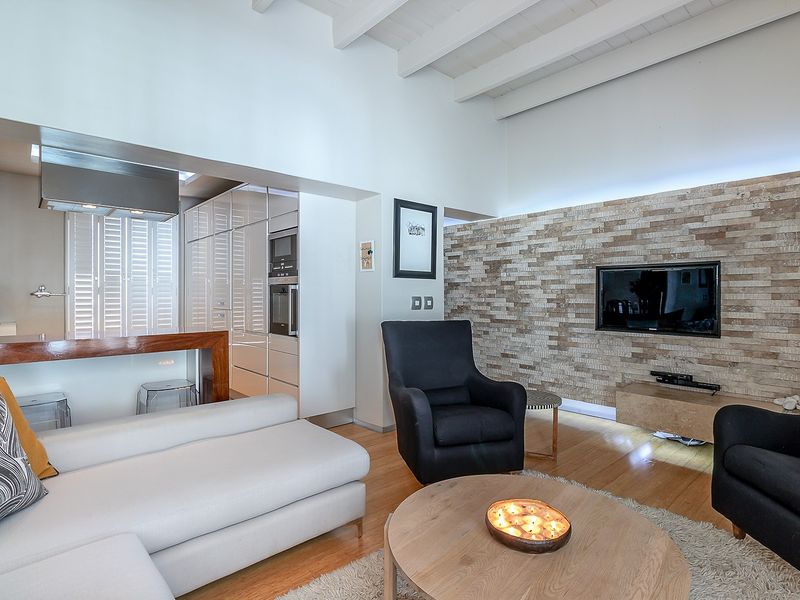 Luxury Three Bedroom Apartment in the Heart of Stellenbosch - Photo 5