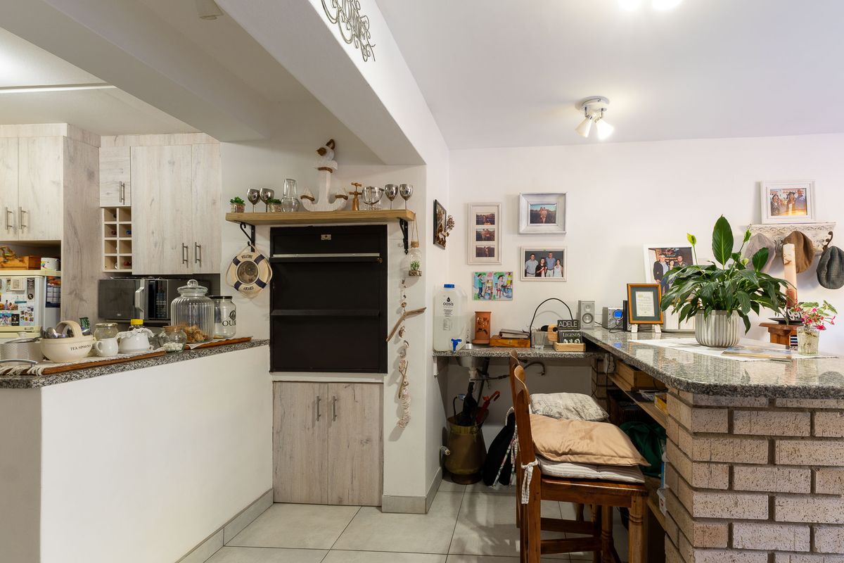 Townhouse For Sale in Diaz Beach, Mossel Bay, Western Cape - Photo 4