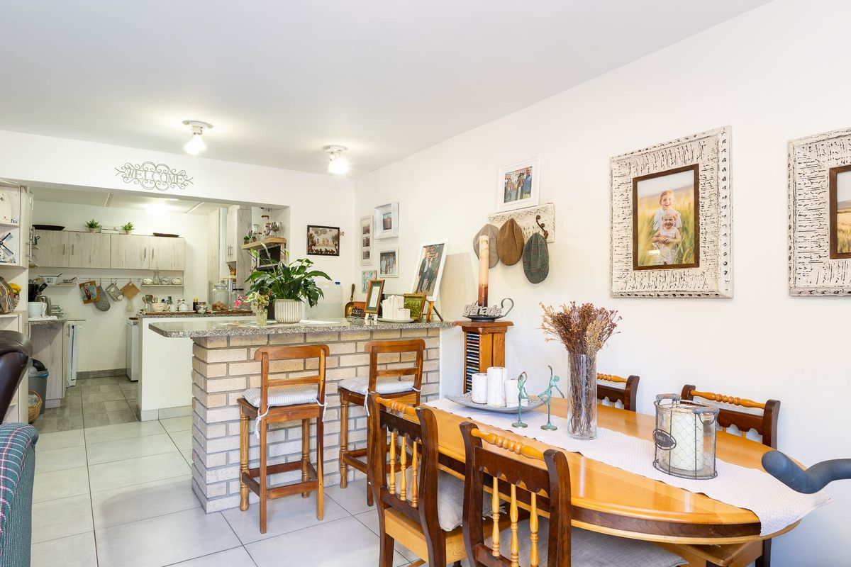 Townhouse For Sale in Diaz Beach, Mossel Bay, Western Cape - Photo 2