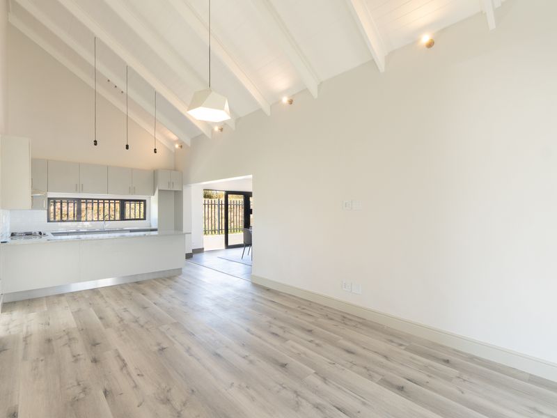 Elegant Country Living - Move-In Ready Townhouse in Secure Mountain View Village - Photo 3