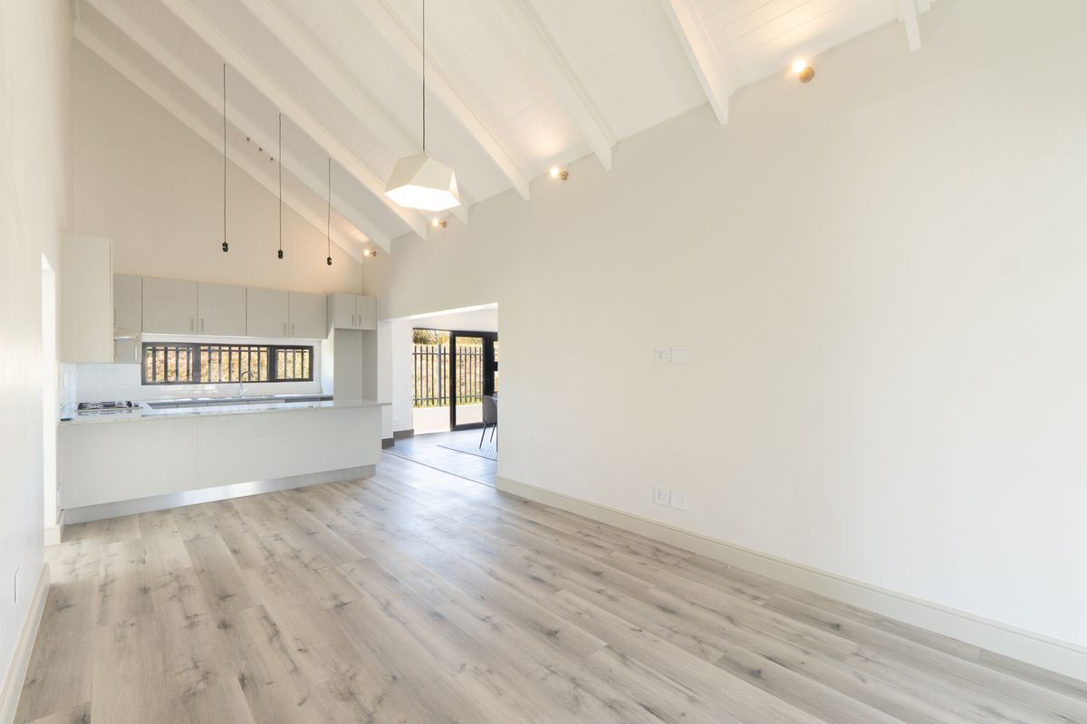 Elegant Country Living - Move-In Ready Townhouse in Secure Mountain View Village - Photo 3
