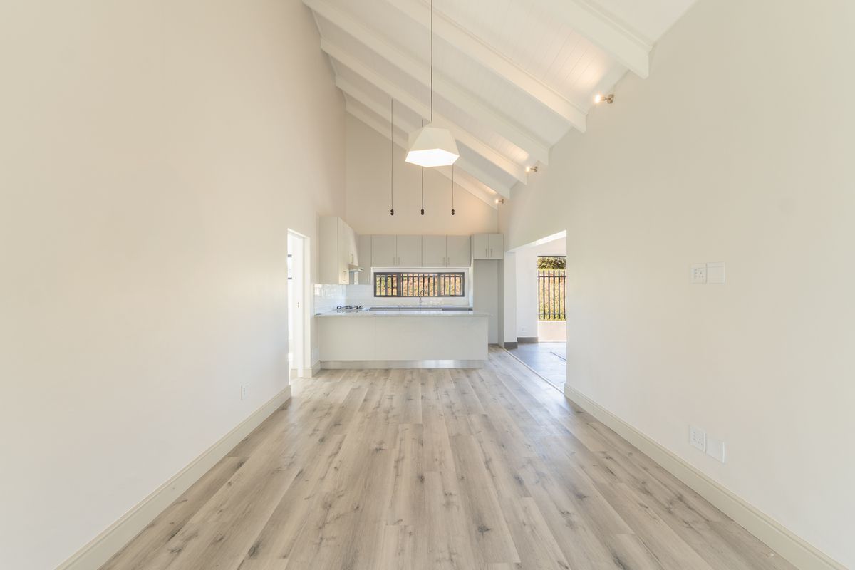 Elegant Country Living - Move-In Ready Townhouse in Secure Mountain View Village - Photo 4