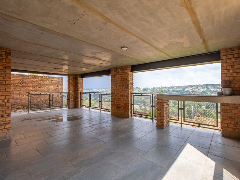 Freestanding Townhouse with Exceptional Views - Photo 10