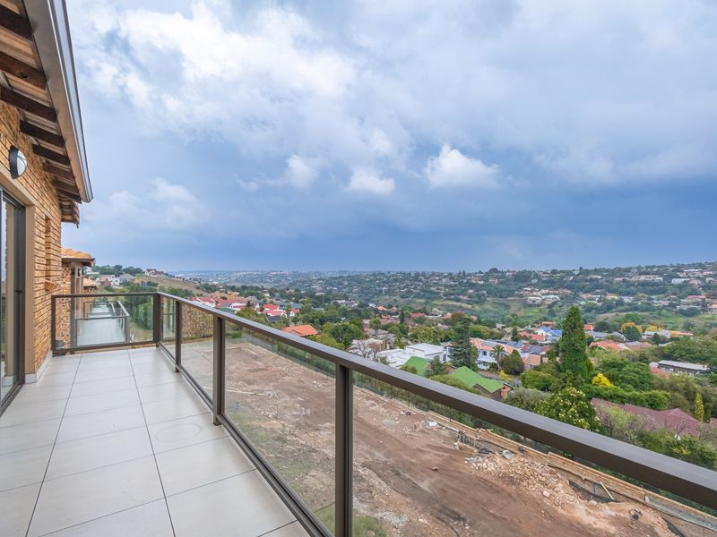 Freestanding Townhouse with Exceptional Views - Photo 5