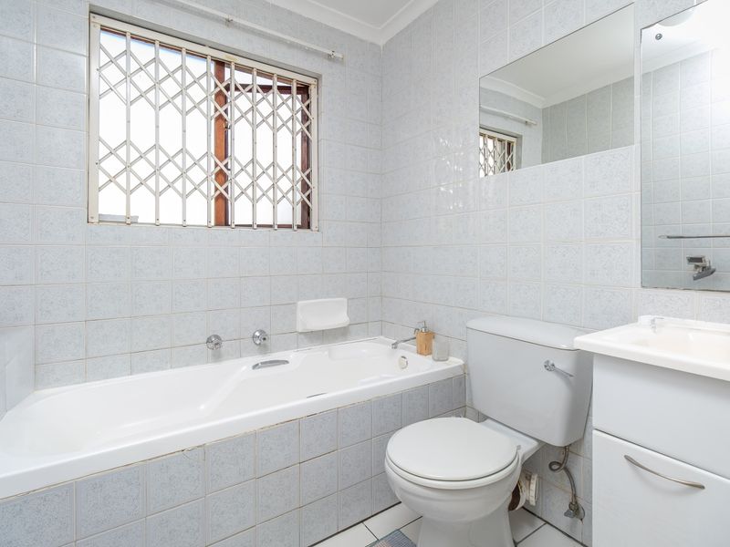 Apartment For Sale in Sunninghill, Sandton, Gauteng - Photo 9