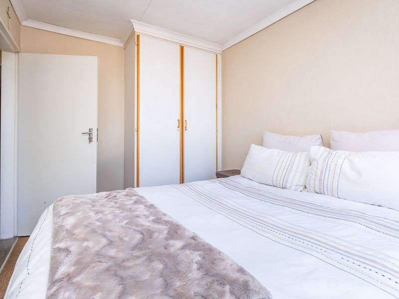 Apartment For Sale in Sunninghill, Sandton, Gauteng - Photo 8