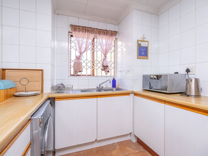 Apartment For Sale in Sunninghill, Sandton, Gauteng - Photo 5