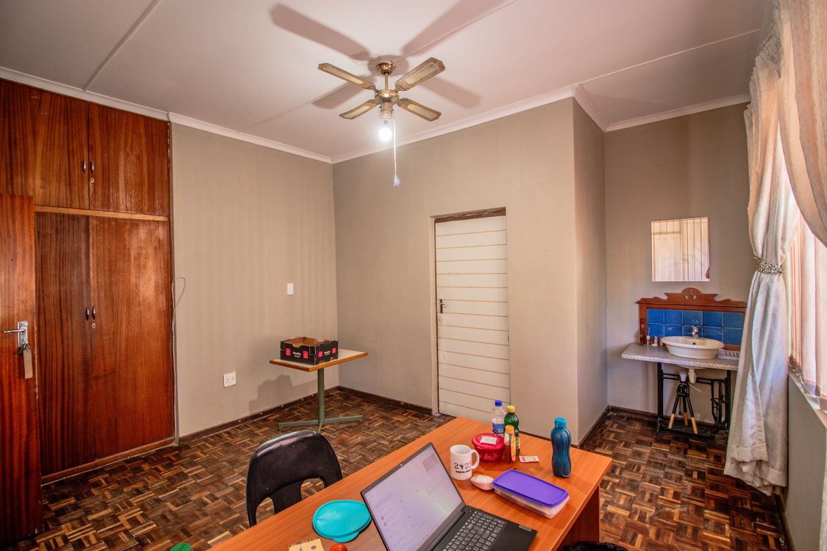 House For Sale in Fort Beaufort, Eastern Cape - Photo 3