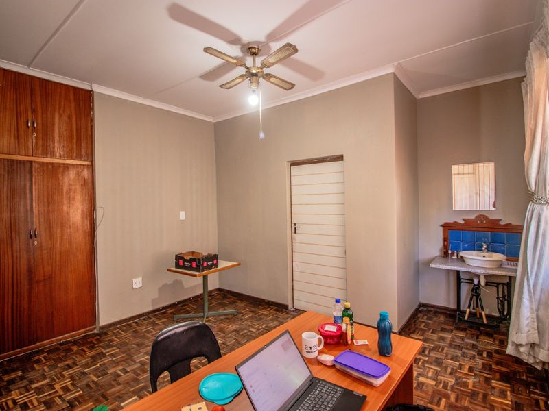 House For Sale in Fort Beaufort, Eastern Cape - Photo 3