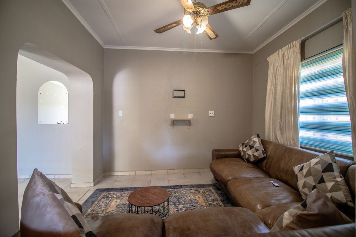 House For Sale in Fort Beaufort, Eastern Cape - Photo 3