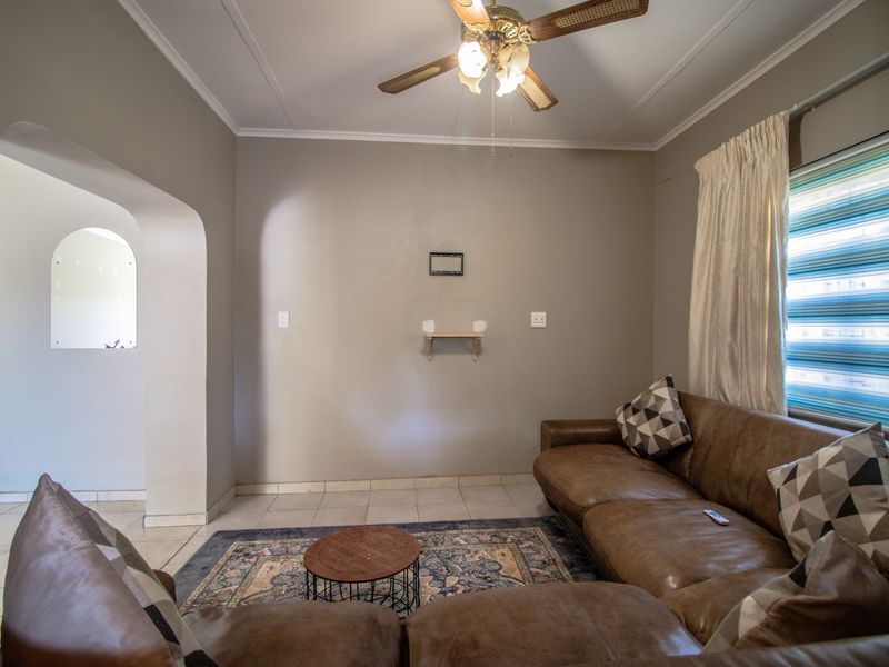 House For Sale in Fort Beaufort, Eastern Cape - Photo 3