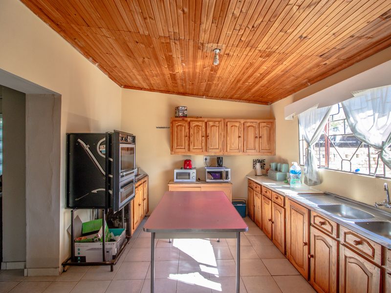 House For Sale in Fort Beaufort, Eastern Cape - Photo 4