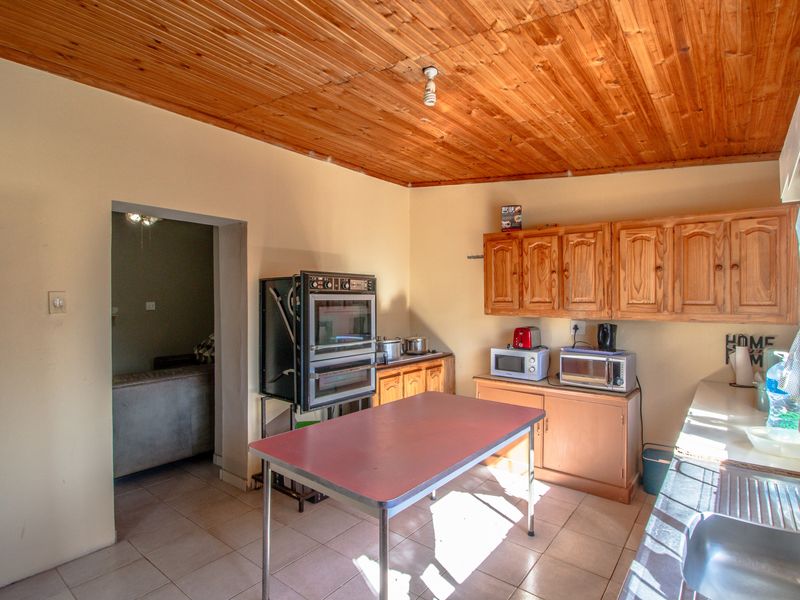 House For Sale in Fort Beaufort, Eastern Cape - Photo 4