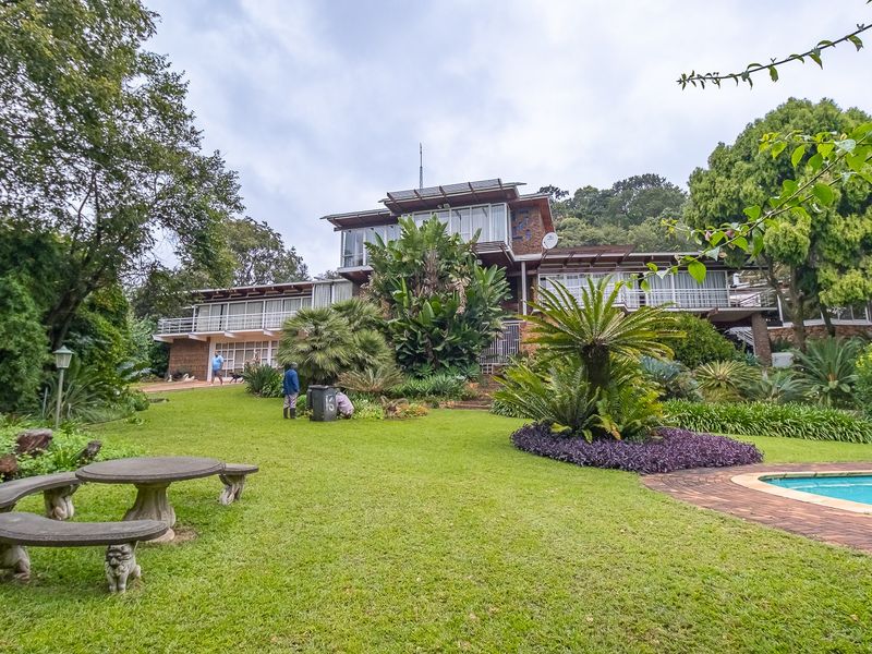 Prestigious Multi-Residence with exceptional amenities and Development potential - Photo 3