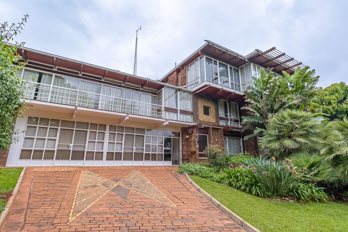 Prestigious Multi-Residence with exceptional amenities and Development potential - Photo 4