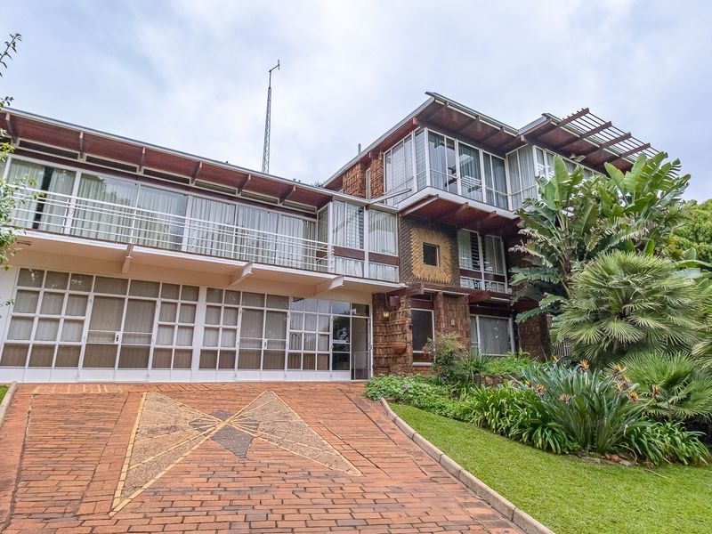 Prestigious Multi-Residence with exceptional amenities and Development potential - Photo 4