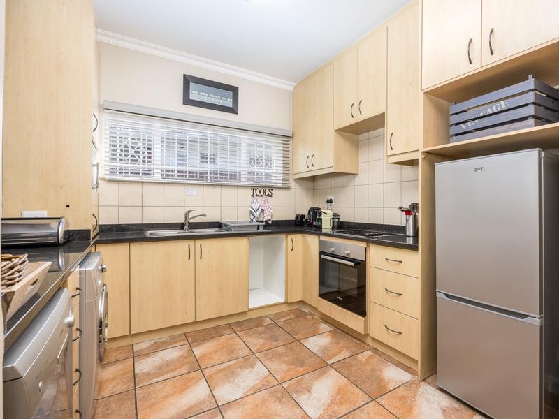 Charming One-Bedroom Apartment in the Heart of Stellenbosch - Photo 7