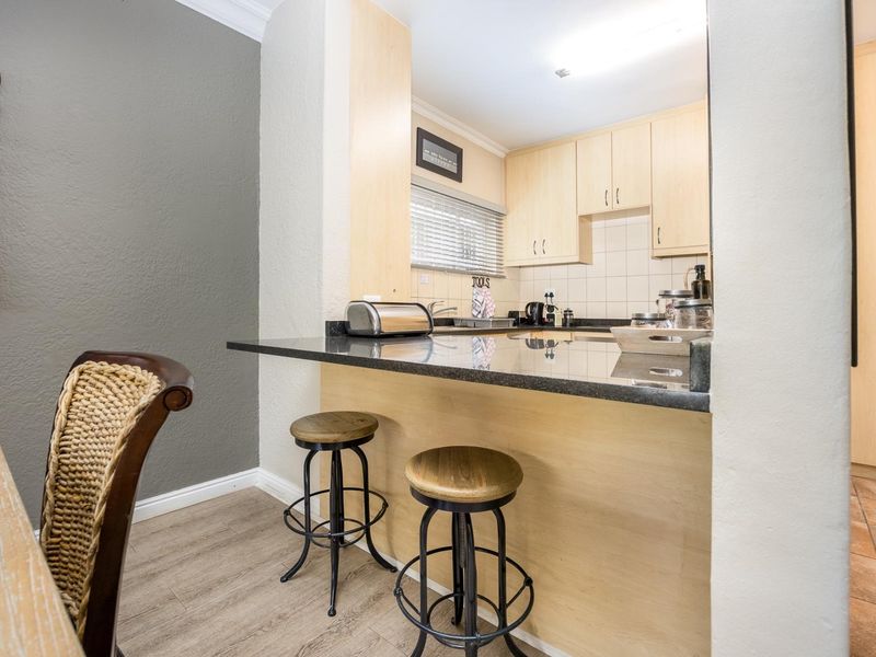 Charming One-Bedroom Apartment in the Heart of Stellenbosch - Photo 6