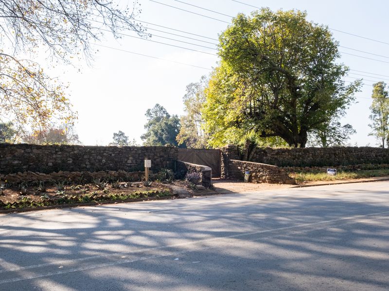 Rare Find. 4,460m2 Prime Commercial Land in Central Hilton - Photo 2