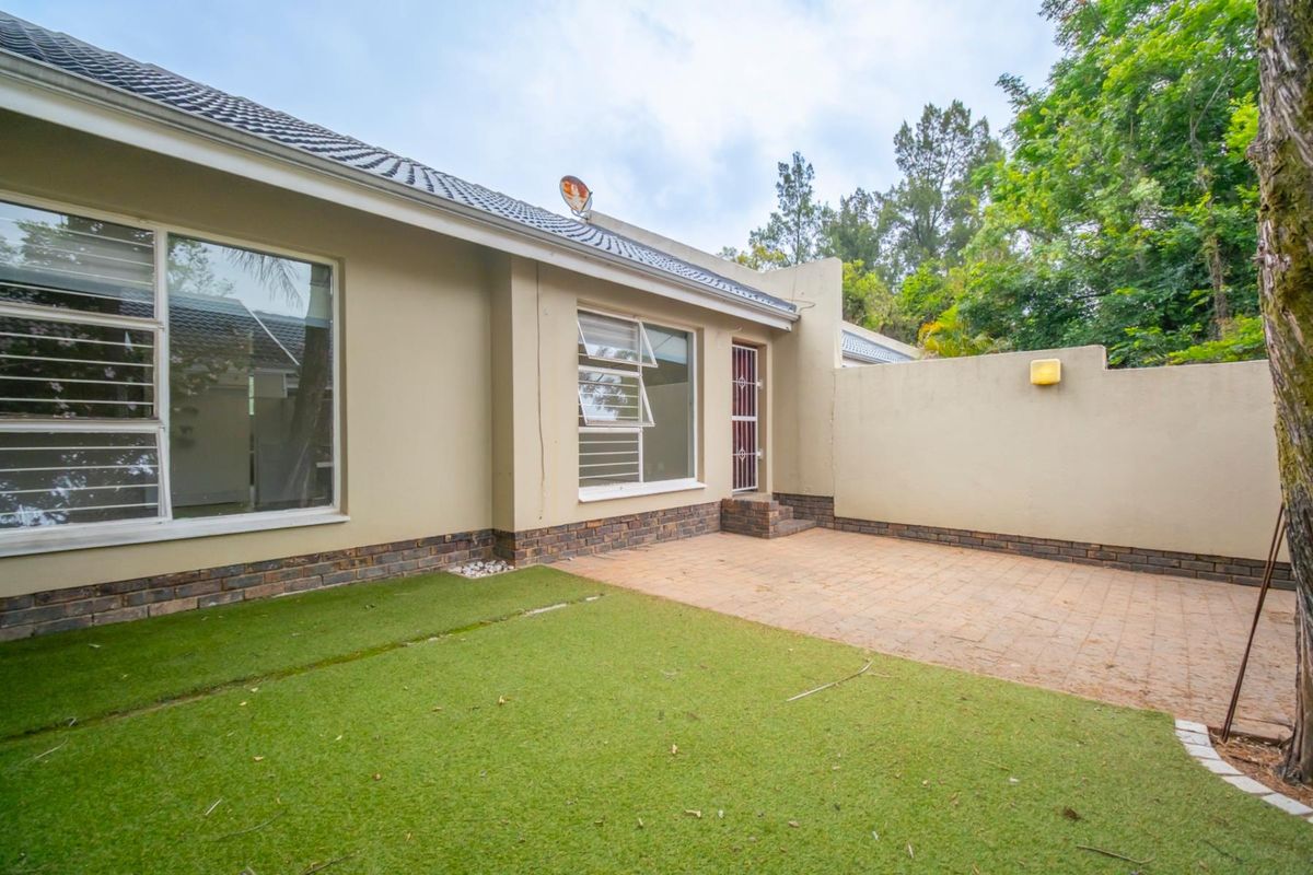 Two Bedroom Ground floor Unit with Garden - Photo 2