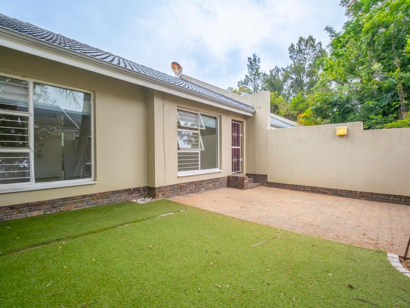Two Bedroom Ground floor Unit with Garden - Photo 2