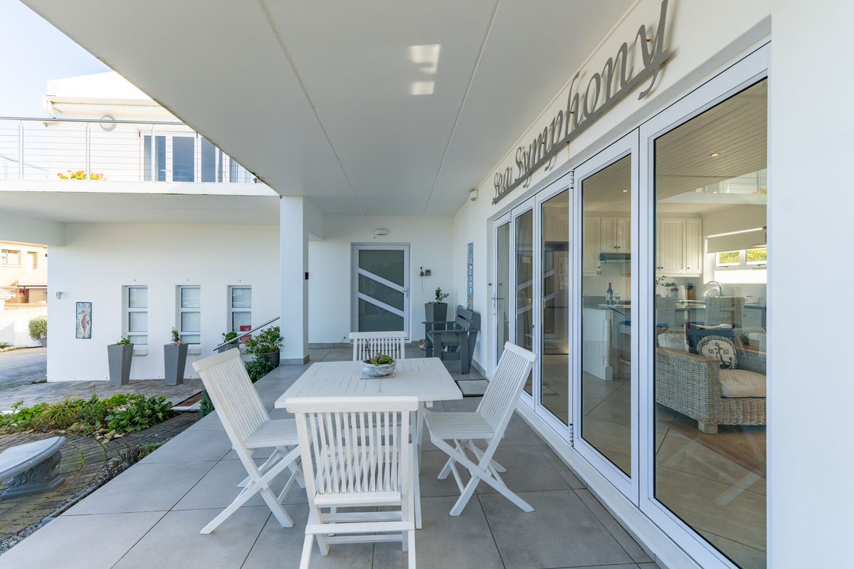 House For Sale in Oceanview Heights, Struisbaai, Western Cape - Photo 3