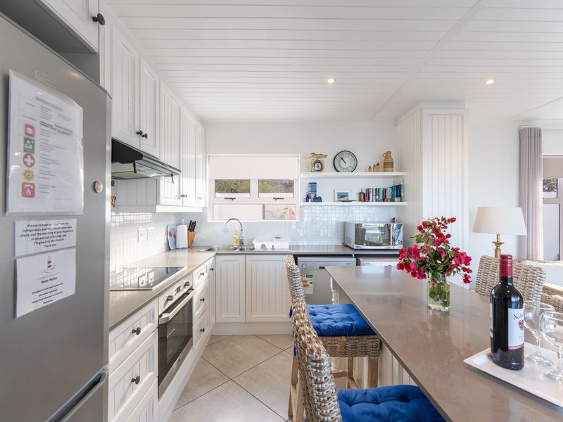 House For Sale in Oceanview Heights, Struisbaai, Western Cape - Photo 8