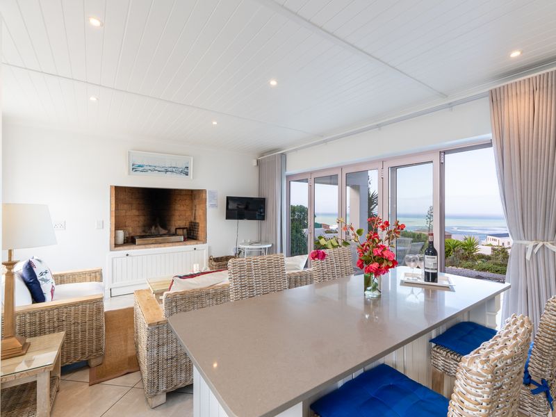 House For Sale in Oceanview Heights, Struisbaai, Western Cape - Photo 10