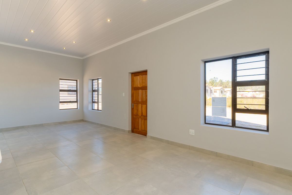 Townhouse For Sale in Albertinia, Western Cape - Photo 5