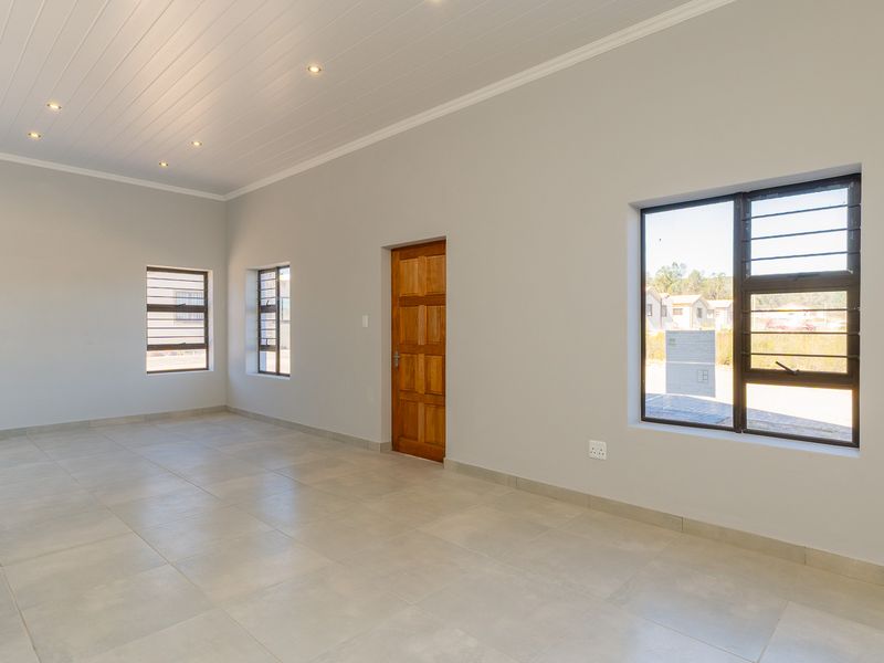 Townhouse For Sale in Albertinia, Western Cape - Photo 5