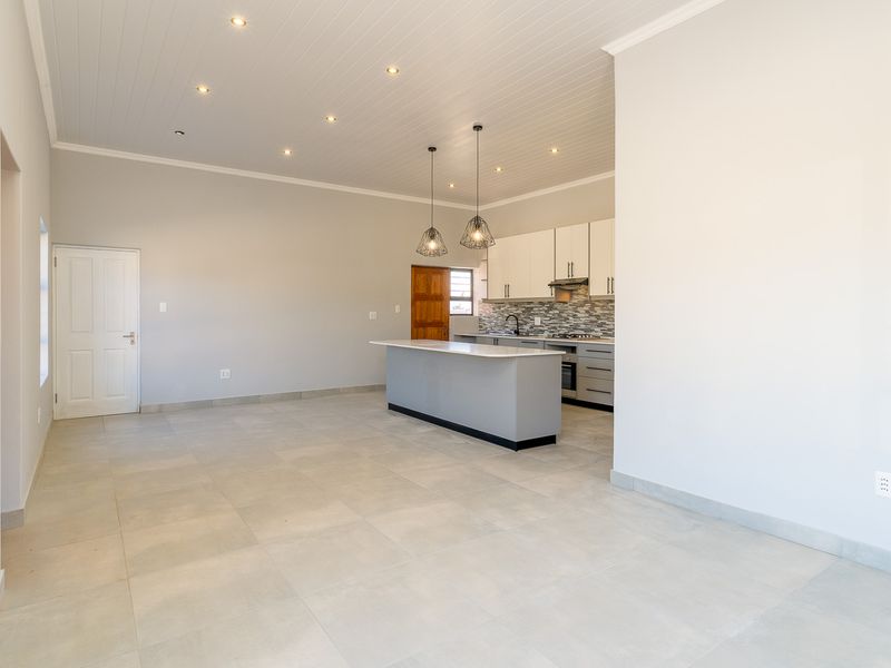 Townhouse For Sale in Albertinia, Western Cape - Photo 4