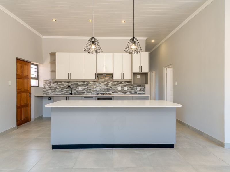 Townhouse For Sale in Albertinia, Western Cape - Photo 7