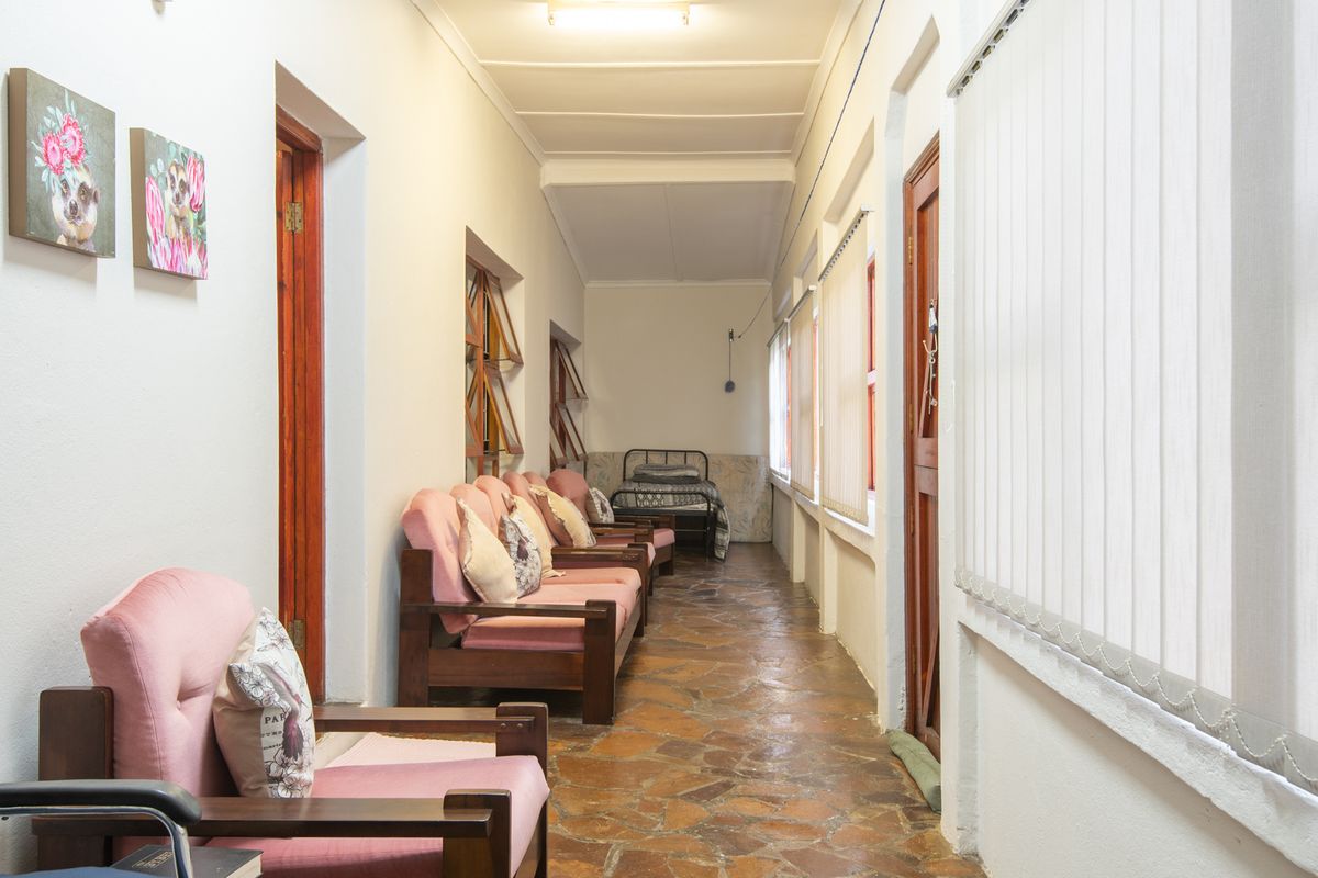 Beautiful 5-Bedroom Home with Large Adjacent Plot for Sale in Somerset East. - Photo 5